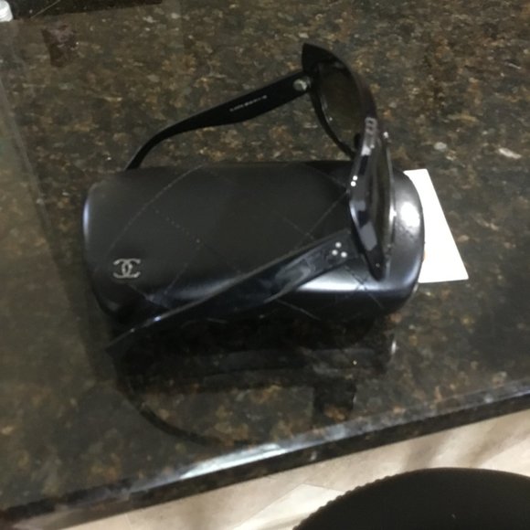 Chanel Shield  sunglasses New - Picture 4 of 5